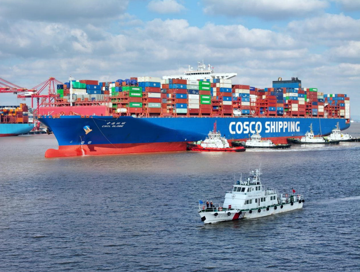 全國(guó)首創(chuàng)！寧波舟山港“雙通道”時(shí)代正式開(kāi)啟，超大型船舶通行能力預(yù)計(jì)提升50%