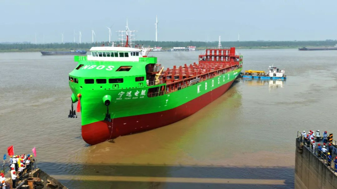 歷史性突破！全球最大萬噸級純電動智能海船，成功下水