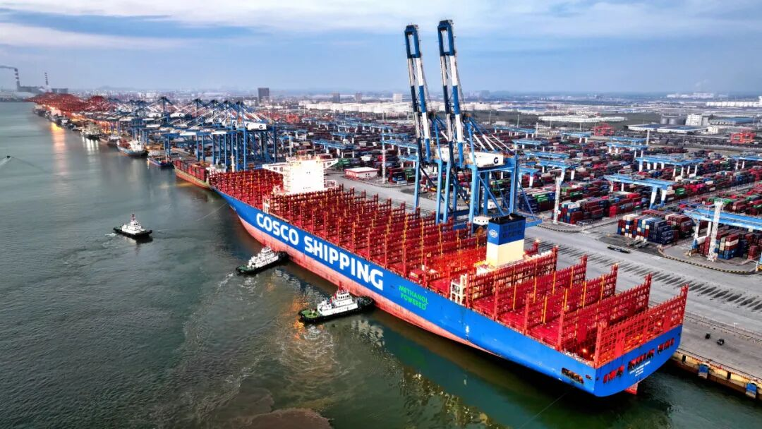 北部灣港成功靠泊20萬噸級巨輪，超大型船舶實現(xiàn)常態(tài)化通航！