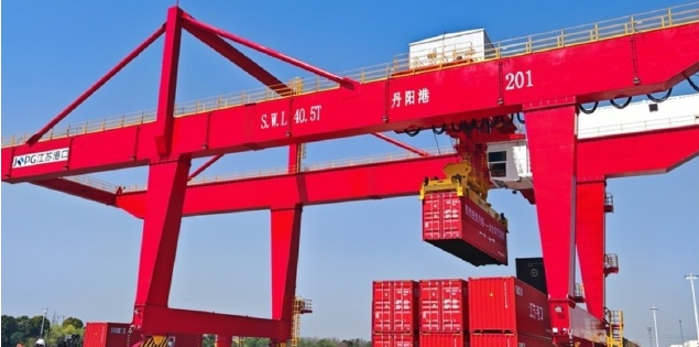 丹陽港鎮(zhèn)江最大的內(nèi)河集裝箱碼頭